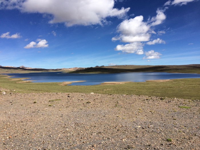 Laguna Yaurihuiri qui marque le début de l'altiplano